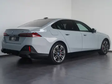 BMW i5 40 eDrive M Sport Pro Paket PANORAMA AHK