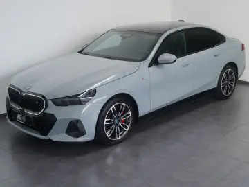 BMW i5 40 eDrive M Sport Pro Paket PANORAMA AHK