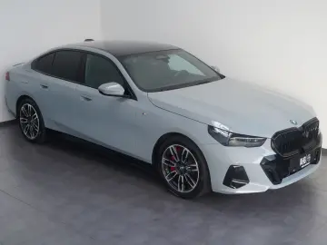 BMW i5 40 eDrive M Sport Pro Paket PANORAMA AHK