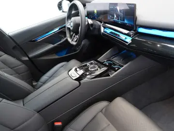 BMW i5 40 eDrive M Sport Pro Paket PANORAMA AHK