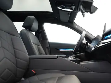 BMW i5 40 eDrive M Sport Pro Paket PANORAMA AHK