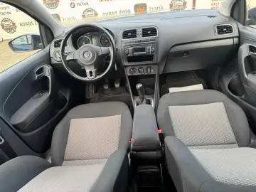 Volkswagen POLO 2012