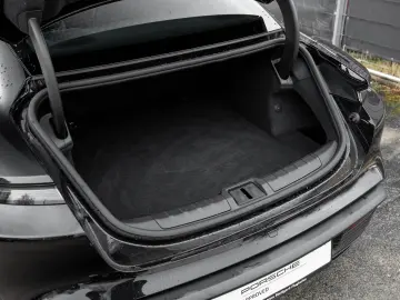 PORSCHE Taycan Sport Chrono Paket Performancebatterie