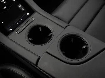 PORSCHE Taycan Sport Chrono Paket Performancebatterie