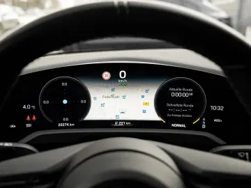 PORSCHE Taycan Sport Chrono Paket Performancebatterie