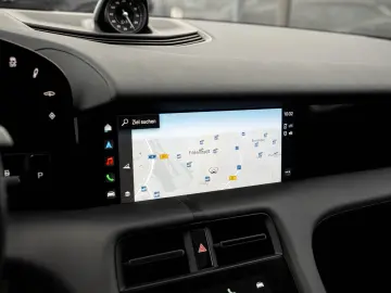 PORSCHE Taycan Sport Chrono Paket Performancebatterie