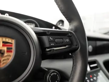 PORSCHE Taycan Sport Chrono Paket Performancebatterie