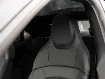 PORSCHE Taycan Sport Chrono Paket Performancebatterie