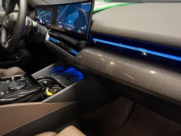 BMW 520d Touring M-Sport LEDER Braun PANORAMA Innov.