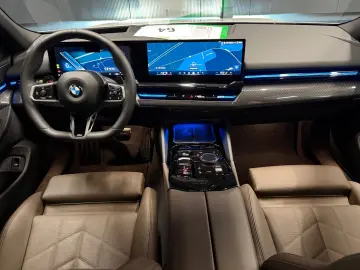 BMW 520d Touring M-Sport LEDER Braun PANORAMA Innov.