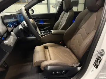 BMW 520d Touring M-Sport LEDER Braun PANORAMA Innov.