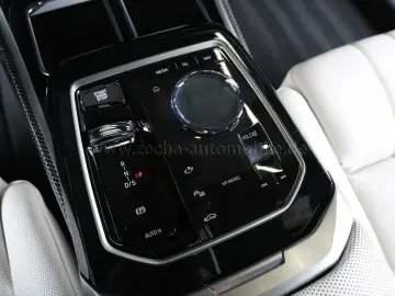 BMW M760 e ExecSeating.M-PerfPaket.TV.AutTürTwo Tone