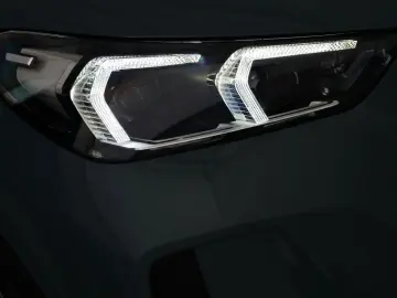 BMW X1 xDrive23d M Sport PANO ACC RFK AHK 18  8-fach