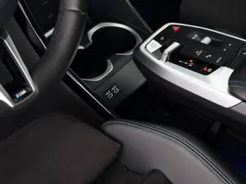 BMW X1 xDrive23d M Sport PANO ACC RFK AHK 18  8-fach