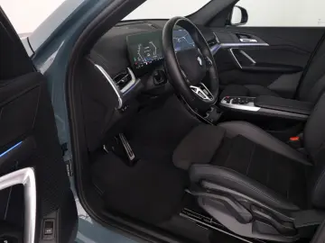 BMW X1 xDrive23d M Sport PANO ACC RFK AHK 18  8-fach