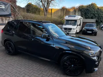 BMW X5 xDr45e M Sport PANO-SKY B&W 3xTV Sitzkl 360