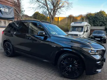 BMW X5 xDr45e M Sport PANO-SKY B&W 3xTV Sitzkl 360