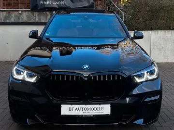 BMW X5 xDr45e M Sport PANO-SKY B&W 3xTV Sitzkl 360