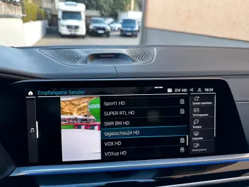 BMW X5 xDr45e M Sport PANO-SKY B&W 3xTV Sitzkl 360