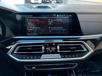 BMW X5 xDr45e M Sport PANO-SKY B&W 3xTV Sitzkl 360