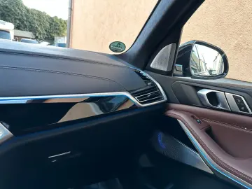 BMW X5 xDr45e M Sport PANO-SKY B&W 3xTV Sitzkl 360