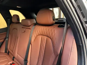 BMW X5 xDr45e M Sport PANO-SKY B&W 3xTV Sitzkl 360