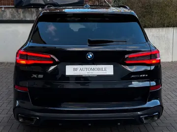 BMW X5 xDr45e M Sport PANO-SKY B&W 3xTV Sitzkl 360