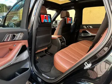 BMW X5 xDr45e M Sport PANO-SKY B&W 3xTV Sitzkl 360