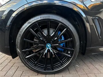 BMW X5 xDr45e M Sport PANO-SKY B&W 3xTV Sitzkl 360