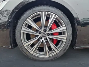 AUDI A6 Avant 55 TFSI e qu AHK STHZG HD-MATRIX Sport