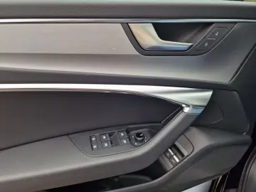 AUDI A6 Avant 55 TFSI e qu AHK STHZG HD-MATRIX Sport