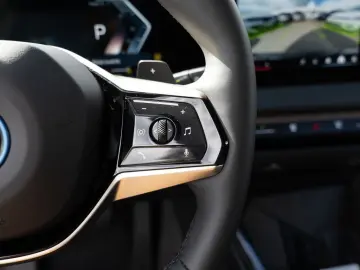 BMW X3 xDrive 30e 360  LED ACC NAVI H K KAMERA SHZ