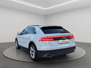 AUDI Q8 55 TFSI quattro tiptronic Garantie 12 2028