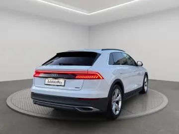 AUDI Q8 55 TFSI quattro tiptronic Garantie 12 2028