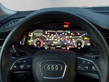 AUDI Q8 55 TFSI quattro tiptronic Garantie 12 2028