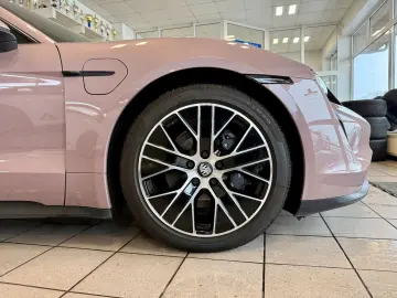 PORSCHE Taycan Panorama Keyless 75 JahrePaket APPROVED