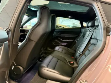 PORSCHE Taycan Panorama Keyless 75 JahrePaket APPROVED