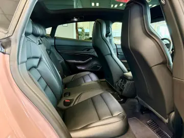 PORSCHE Taycan Panorama Keyless 75 JahrePaket APPROVED