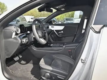 MERCEDES-BENZ CLA 250 e SB Special Ed. AMG Line Spec…