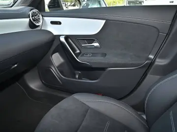 MERCEDES-BENZ CLA 250 e SB Special Ed. AMG Line Spec…