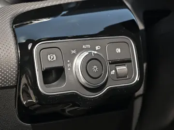 MERCEDES-BENZ CLA 250 e SB Special Ed. AMG Line Spec…