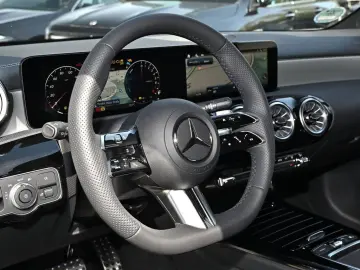 MERCEDES-BENZ CLA 250 e SB Special Ed. AMG Line Spec…