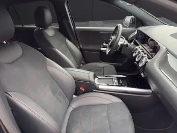 MERCEDES-BENZ GLA 250 e  AMG Hybrid Ambiente Kamera CarPlay