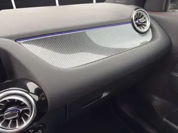 MERCEDES-BENZ GLA 250 e  AMG Hybrid Ambiente Kamera CarPlay