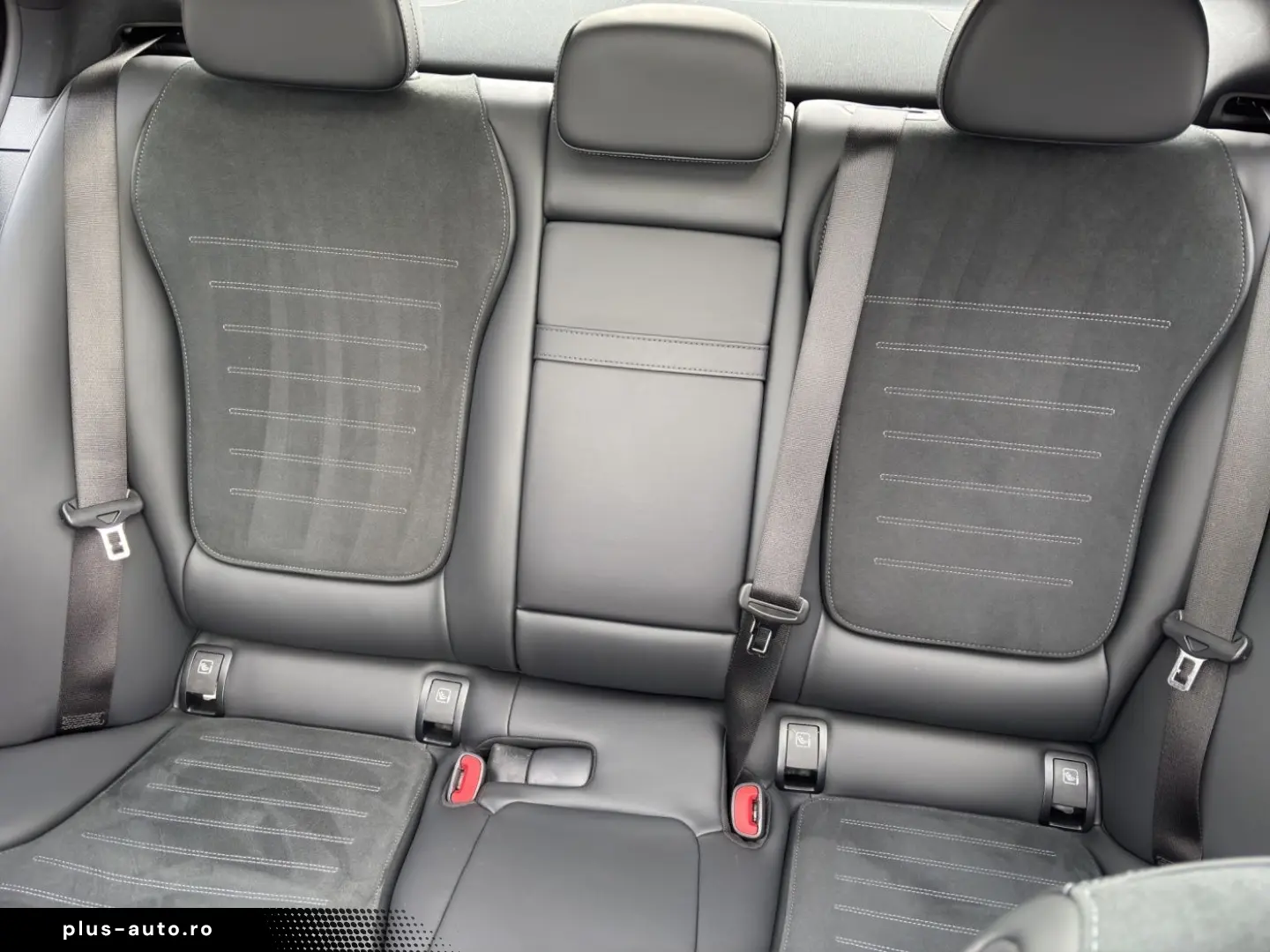 MERCEDES-BENZ C 300 e AMG AHK Digi-Light Pano Burmes&hellip;