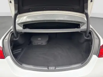 MERCEDES-BENZ C 300 e AMG AHK Digi-Light Pano Burmes&hellip;