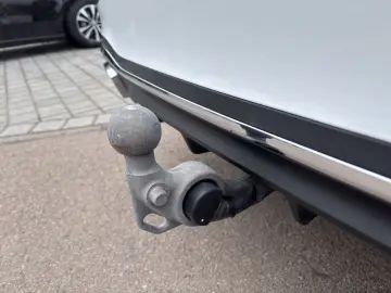 MERCEDES-BENZ C 300 e AMG AHK Digi-Light Pano Burmes&hellip;