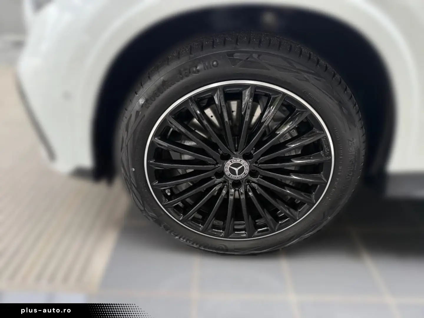 MERCEDES-BENZ GLC 300 e 4M AMG NIGHT PANO HUD AHK MBUX