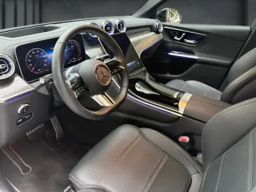 MERCEDES-BENZ GLC 300 e 4M AMG NIGHT PANO HUD AHK MBUX