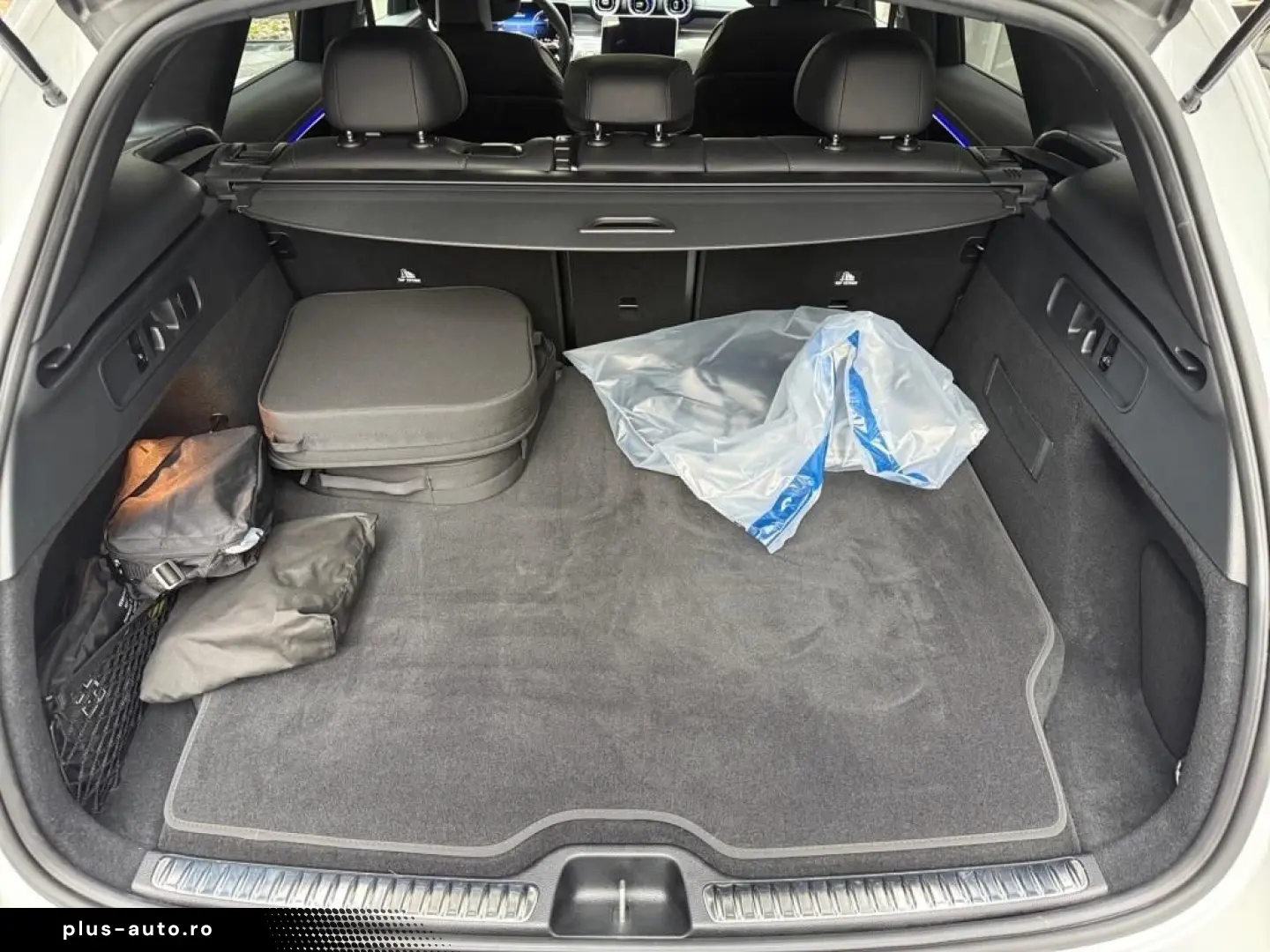 MERCEDES-BENZ GLC 300 e 4M AMG NIGHT PANO HUD AHK MBUX